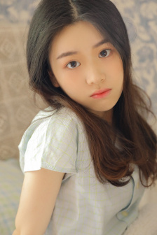 春潮浪漫海棠红